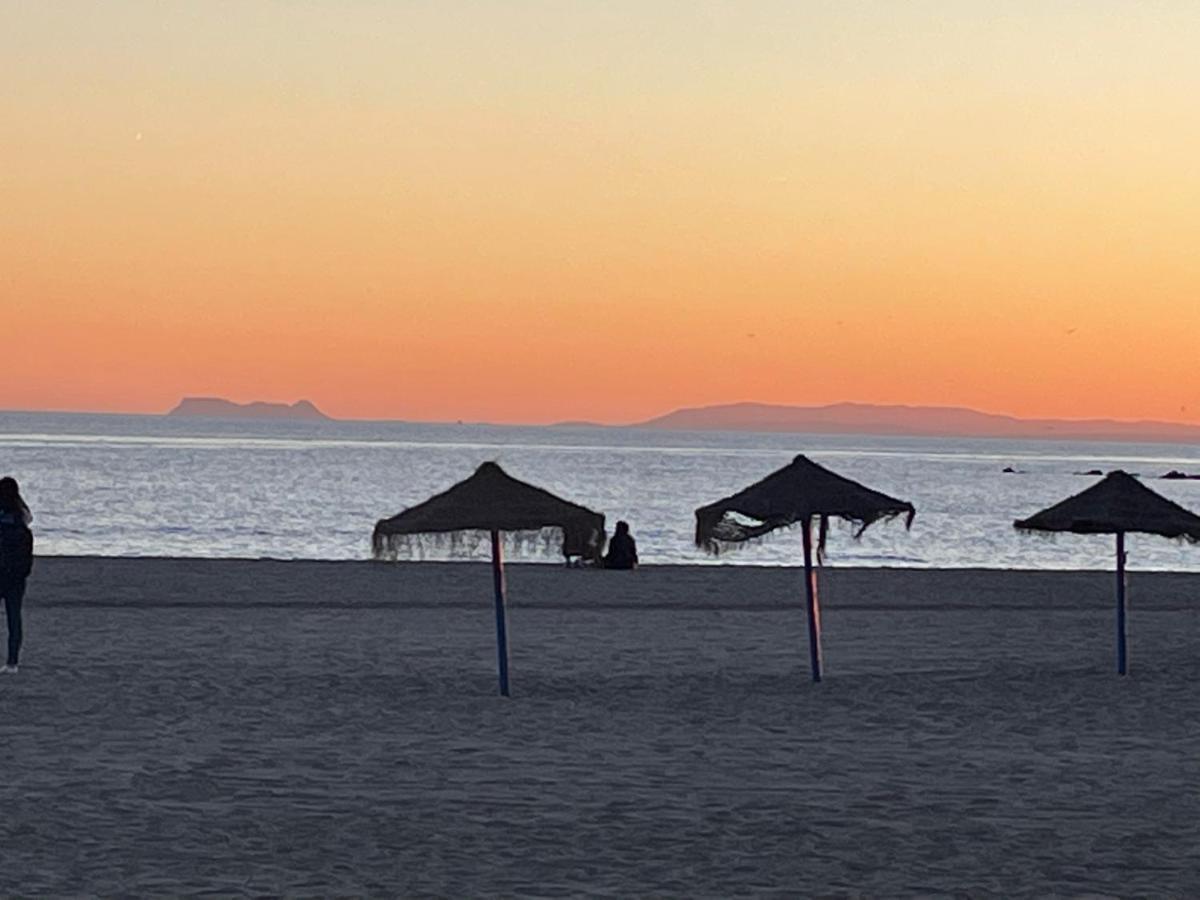 Beach Paradise In 푸엔히롤라 외부 사진