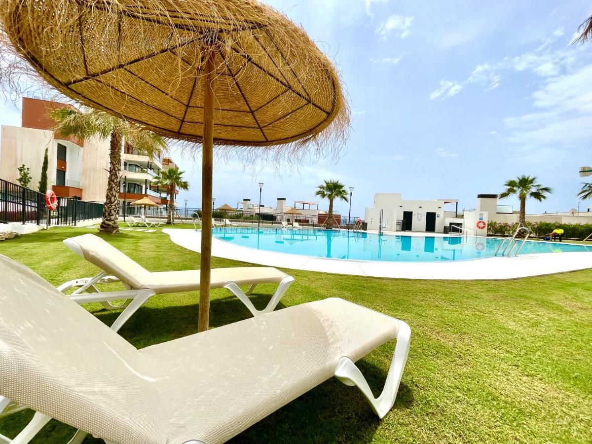 Beach Paradise In 푸엔히롤라 외부 사진
